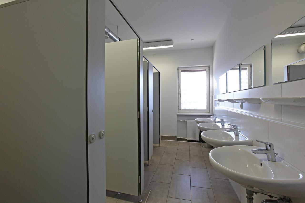 Montagehotel Living@Линц Екстериор снимка