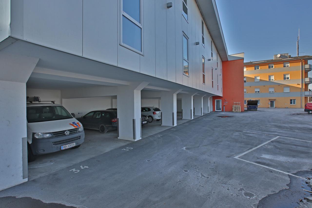 Montagehotel Living@Линц Екстериор снимка