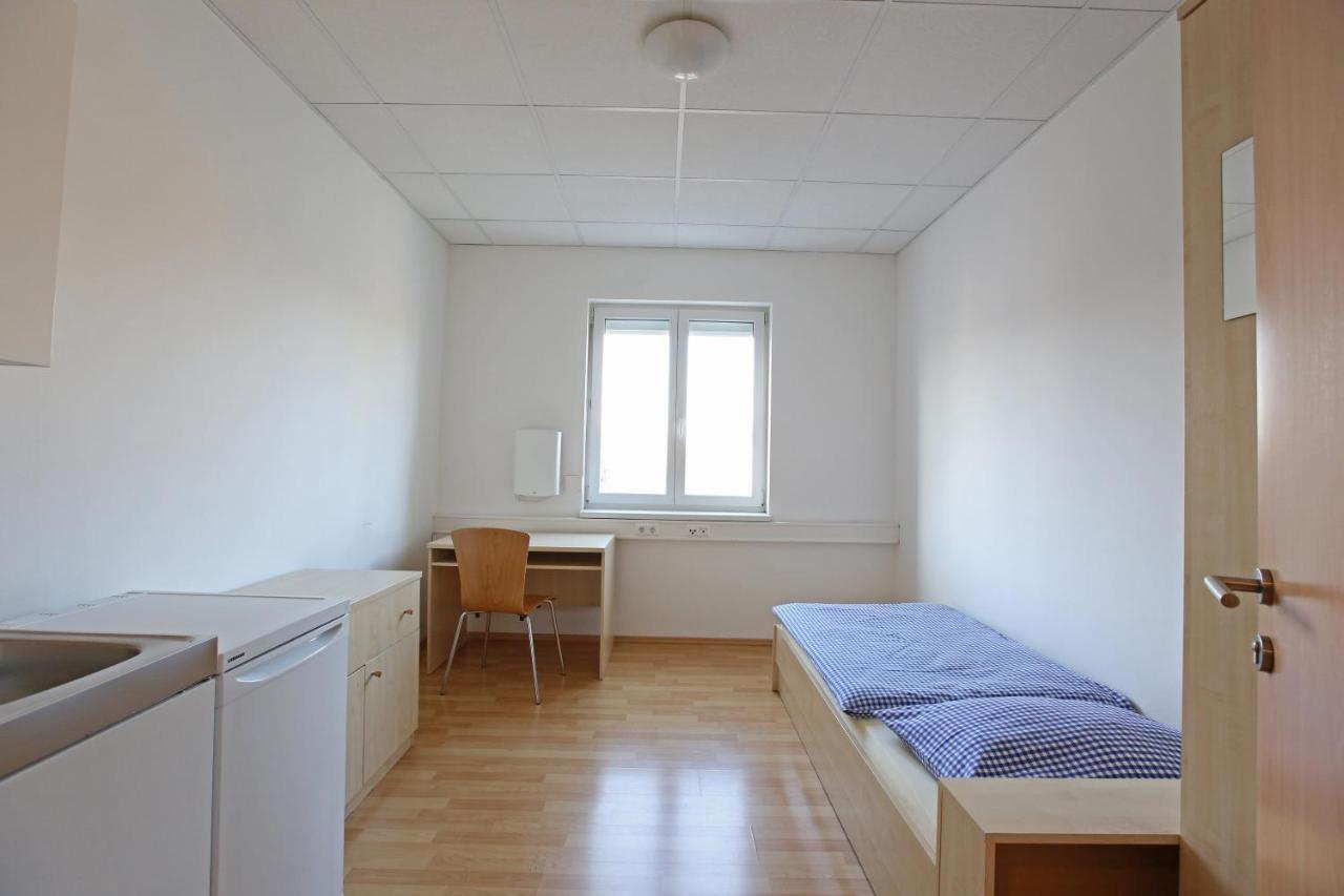 Montagehotel Living@Линц Екстериор снимка